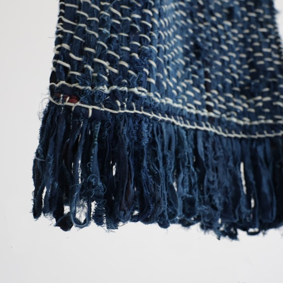 ⁂秋支度ＳＡＬＥ●草木染め布・手織り・藍染め裂き編みストール コットン１００％Q85X 4枚目の画像