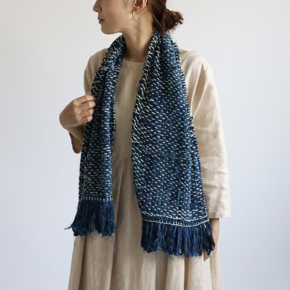 ⁂秋支度ＳＡＬＥ●草木染め布・手織り・藍染め裂き編みストール コットン１００％Q85X 7枚目の画像