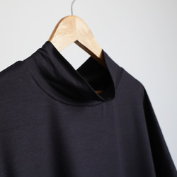 『ハイネック カットソー』シルクのような上質とろみ伸縮Tシャツ・カットソー素材 幅広 黒 F79（sh319) 3枚目の画像