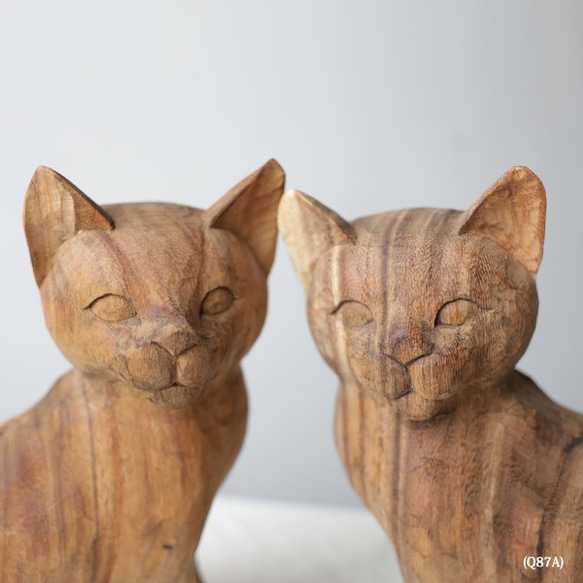 ●冬ごもりＰＲＩＣＥ●２匹セット【※要確認ＰＲＩＣＥ】 天然無垢ウッド木彫りART 座る猫 ネコ 置物Q87A 5枚目の画像