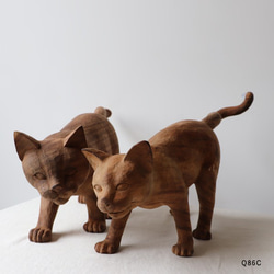 家時間ＳＡＬＥ。２匹セット【※要確認ＰＲＩＣＥ】 天然無垢ウッド木彫りART 歩く猫 尻尾 ネコ 置物Q86C 4枚目の画像