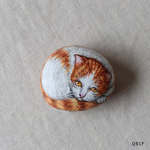 幸福の手描き石 ころんと手のり猫 ストーンアート ねこネコ インテリア