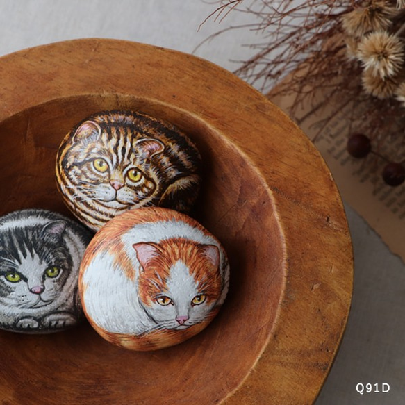 Henry Annie 手描きアートストーン猫 石原英介「始まりの猫 The First Cat」｜求龍堂