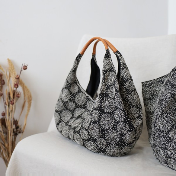 刺繍生地⋆*❁*大きめト－トバッグ⋆*❁*ハンドメイド Yahoo!オークション - お花の手刺繍 バッグ 大きめサイズ