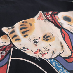 〇。２０２２夏ＳＡＬＥ。手描き「和画衣／戯れる親猫・子猫」 上質コットン一枚布ワンピース着物 歌舞伎B48A 3枚目の画像