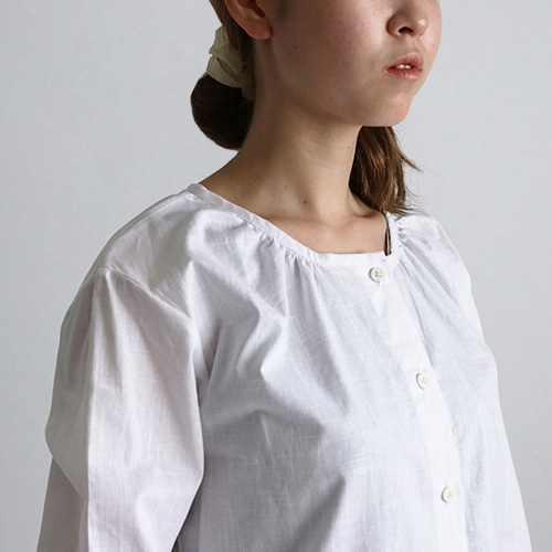 AD2020 丸襟ギャザーブラウス ラウンドカラー 白 imgrc0094092861.jpg
