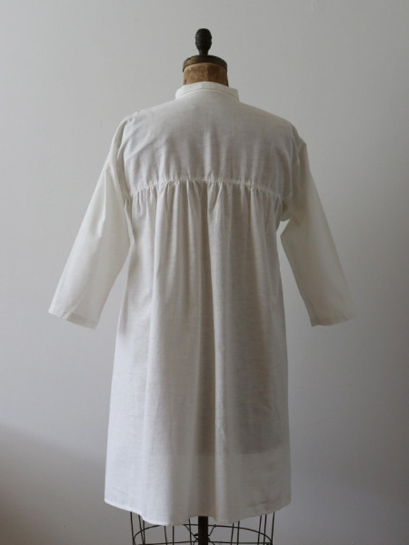 SALE 贅沢衣 ガーゼ織りコットン100％ 燕尾裾 ロング丈シャツ 繊細ギャザー H98A 7枚目の画像