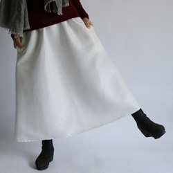 SALE ■リーフ模様■ 上質な光沢生地  フレアスカート フォーマル着としても ホワイト Y97B 4枚目の画像