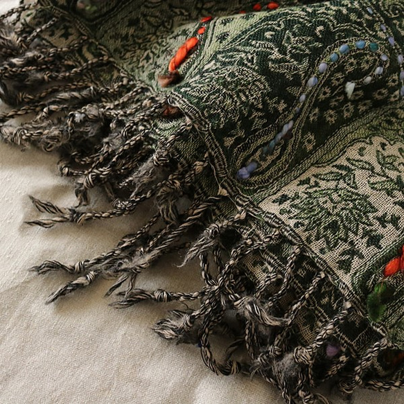 冬ＰＲＩＣＥ＋送料無料１点モノ anvaiセレクト  チクチクボイルウール 手刺繍 マフラー 縮絨 ストール　S85Q 5枚目の画像