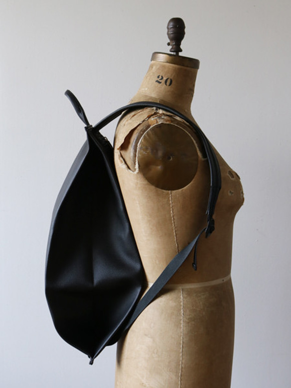 SALE 上質 シュリンクPUレザー リュック サック ペーパー バッグ（紙袋）デザイン W95C 8枚目の画像
