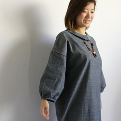 ■春Price  上質リネン麻100％デニム織り こぶり襟 上品ワンピース ゆったり身幅 D56A 2枚目の画像