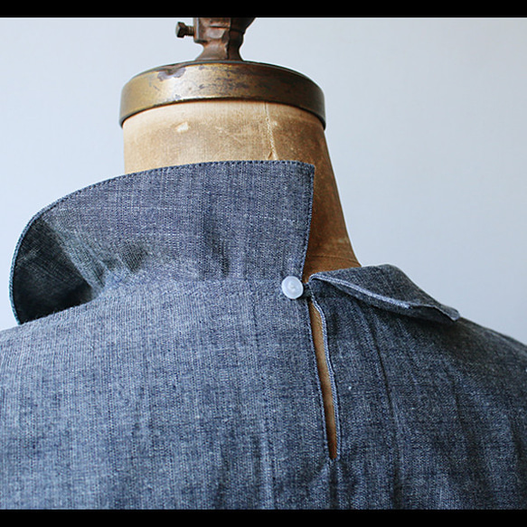 ■春Price  上質リネン麻100％デニム織り こぶり襟 上品ワンピース ゆったり身幅 D56A 4枚目の画像