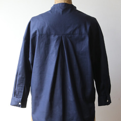 最終SALE　ラスト2点  涼しく着れる紗織コットン100％スキッパーシャツ 燕尾裾ゆったり身幅  ネイビー K72B 7枚目の画像