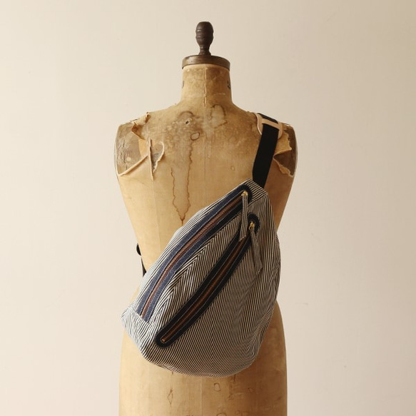 晴れの国帆布 大人のボディー斜めがけバッグ  ヒッコリーデニムストライプ 肩パッド付 P81B 8枚目の画像