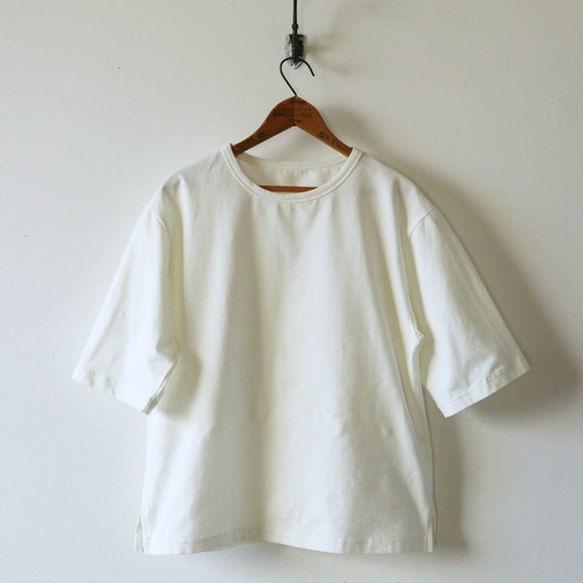 夏SALE！　オーガニック コットン しっとりやわらか袖長めTシャツ 透け感なし  オフホワイト  B89A 7枚目の画像
