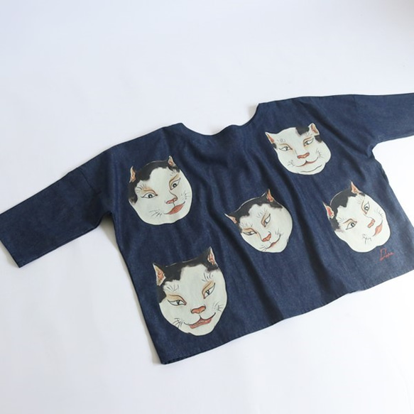 ラスト1点！最終SALE！！ 手描き和画衣【日本猫】 ゆったり身幅 プルオーバー シャツ 猫と歩く服 長袖 B97 2枚目の画像