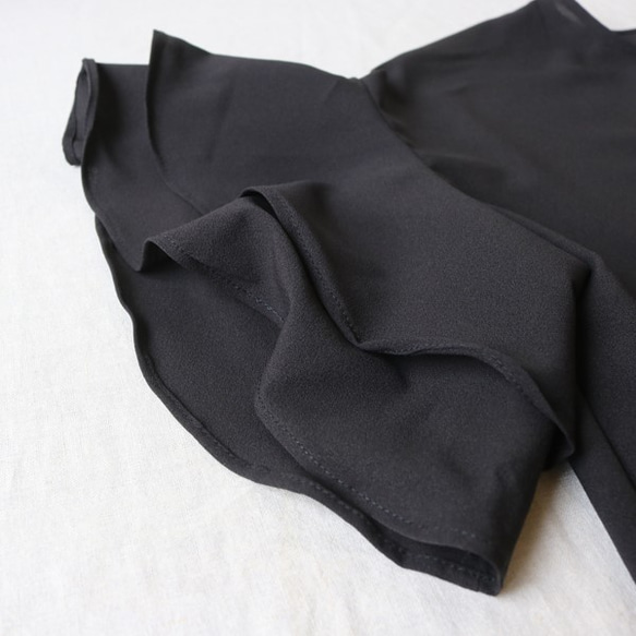 最終SALE‼■ラスト1点涼やか とろみ フリル ラッフル袖プルオーバー シャツ ブラック 半袖ブラック 黒H37B 8枚目の画像