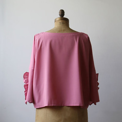 最終SALE とろみ素材 上品な 大人の フリル袖　ゆったり身幅 シャツ ブラウス ピンク  H74D 10枚目の画像