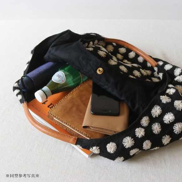 *12/3まで冬支度PRICE*質 黒リネン生地に木綿白糸を刺し子刺繍した トートバッグ 鞄 X34D 10枚目の画像