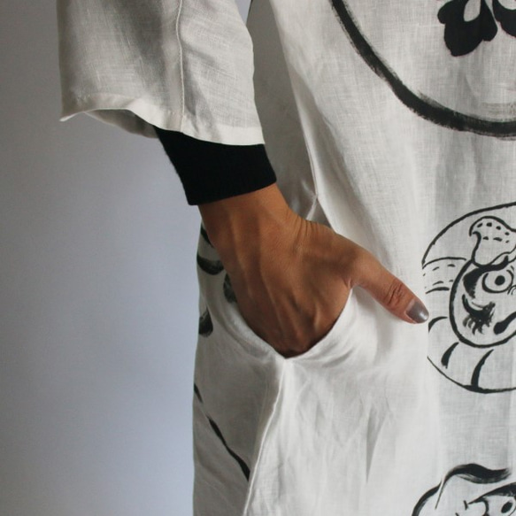 ●10/31までPRICE●天然リネン麻100％ 手描き「和達磨」 贅沢一枚布 ワンピース チュニック K41A 8枚目の画像