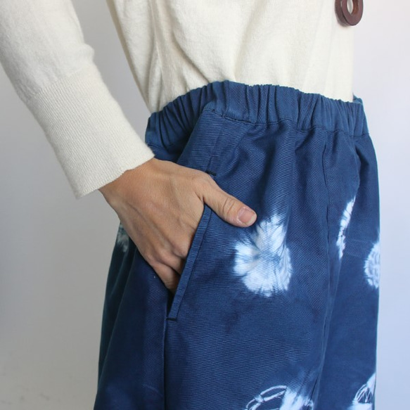 1/15まで【新年SALE】ラスト１点 74cｍ丈コットン100% ART染衣 藍染 パッチワーク スカート K36B 4枚目の画像