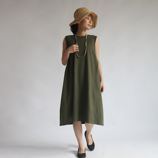 カーキ ノースリーブ プリーツワンピース ワンピース プリーツマキシ プリーツロング丈 マキシ