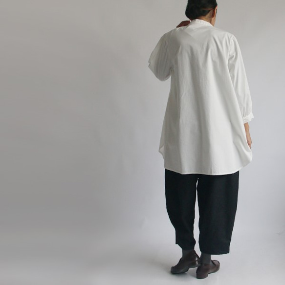 コットン１００％ブロードクロス スタンド襟ゆったり前開き変形シャツ白 画家B72A(dr260) 9枚目の画像