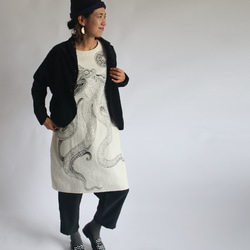 リネン麻コットン「和画衣を纏う」手描きART「蛸」贅沢一枚布ゆったりワンピース K02(dr006pk) 9枚目の画像