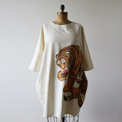 リネン麻コットン「和画衣」手描ART「猛虎図」贅沢一枚布ゆったりワンピース猫K03(dr006pk) 6枚目の画像