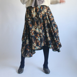 「揺れる優雅な変形スカート」コットン100％バティック柄ゆったりゴム入りK27B(sk074) 1枚目の画像