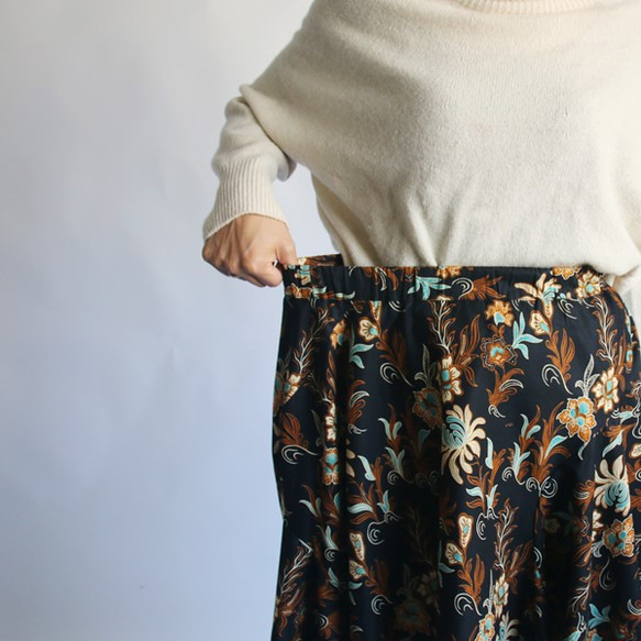 「揺れる優雅な変形スカート」コットン100％バティック柄ゆったりゴム入りK27B(sk074) 7枚目の画像