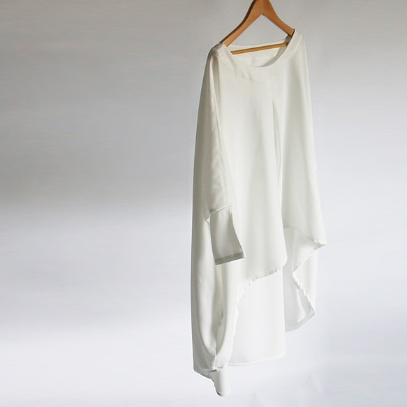 白・着る「 魅せるプルオーバー燕尾裾 変形ワイド シャツ 」気軽フォーマル生地A18(sh138) 5枚目の画像