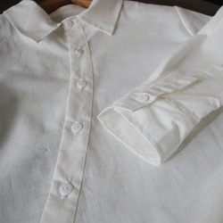 冬の白。リネン麻コットン生地 変形ロング前開きシャツ白ジャケット羽織ポケット付A50(sh320) 2枚目の画像