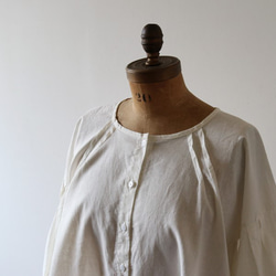 「白を着る」上質 紗織リネン麻コットン生地タック＆ギャザー オーバー スモック シャツF18（sh010) 4枚目の画像