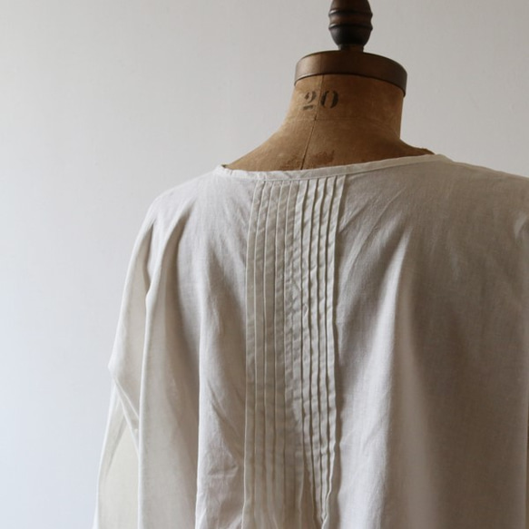 「白を着る」上質 紗織リネン麻コットン生地タック＆ギャザー オーバー スモック シャツF18（sh010) 8枚目の画像