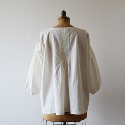 「白を着る」上質 紗織リネン麻コットン生地タック＆ギャザー オーバー スモック シャツF18（sh010) 9枚目の画像