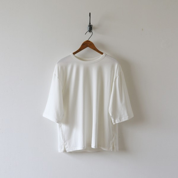 『 六分袖 女前 Tシャツ カットソー 』とろみ伸縮Ｔシャツ・チュニック白F97（sh336) 2枚目の画像