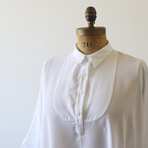 『冬の白。ドルマン幅広プルオーバー シアーシャツ』気軽フォーマルとろみ素材 ゆったり 白H18（sh132) 3枚目の画像