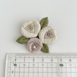 薔薇のブーケ＊刺繍ブローチ＊しろ 7枚目の画像