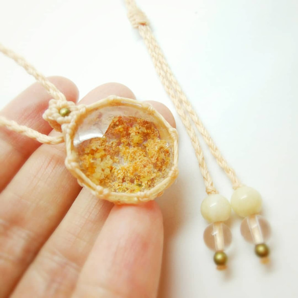ガーデンクォーツ（花） 天然石マクラメ編みペンダント 3枚目の画像