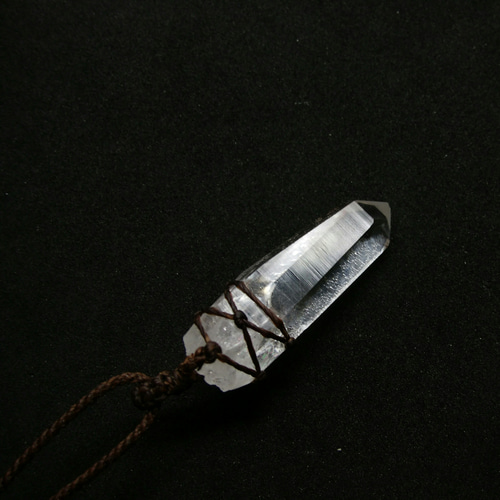 水晶ポイント 天然石マクラメ編みペンダント ネックレス