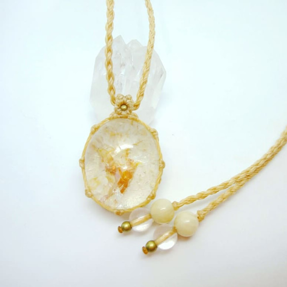 ガーデンクォーツ（霙・みぞれ） 天然石マクラメ編みペンダント 1枚目の画像