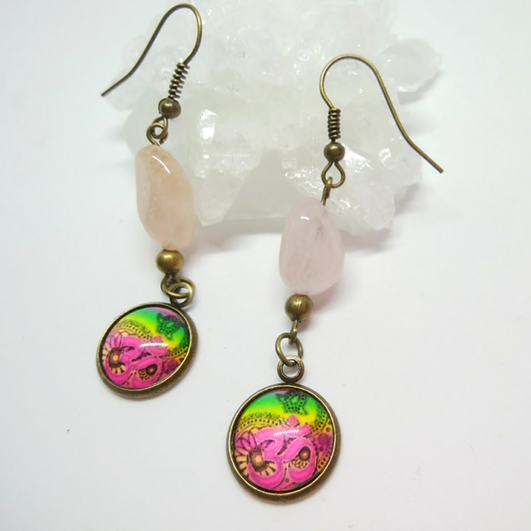 om 天然石ピアス・モルガナイトA 1枚目の画像