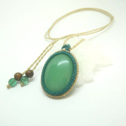 グリーンアベンチュリン 天然石マクラメ編みペンダント 3枚目の画像