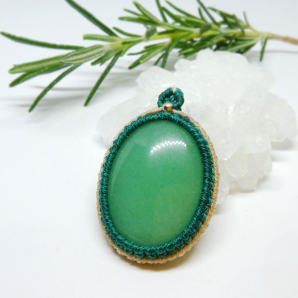 グリーンアベンチュリン 天然石マクラメ編みペンダント 6枚目の画像