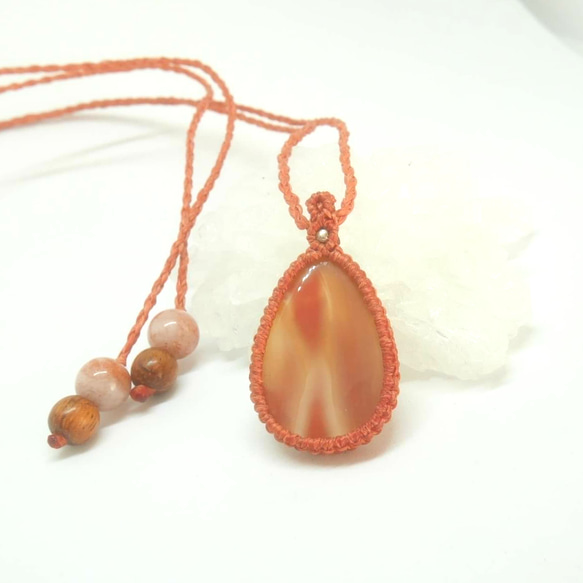 アゲート 天然石マクラメ編みペンダント 1枚目の画像