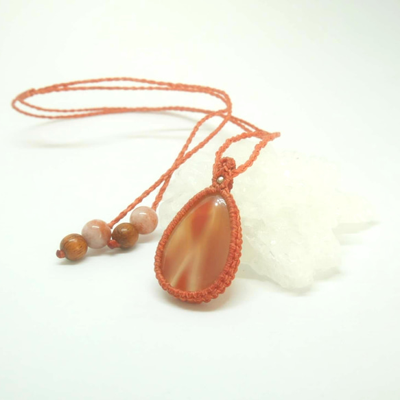 アゲート 天然石マクラメ編みペンダント 2枚目の画像