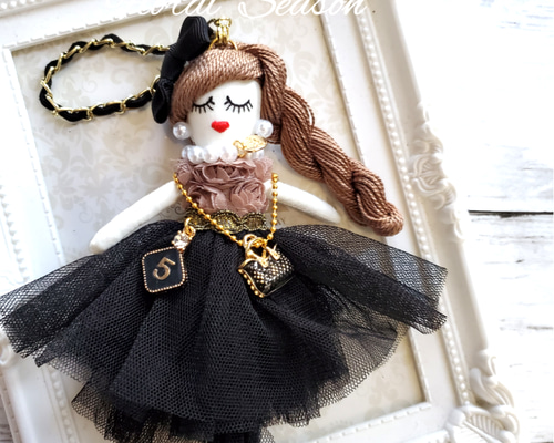 ブラック チュールドレスのルルベちゃん バッグチャーム Floral