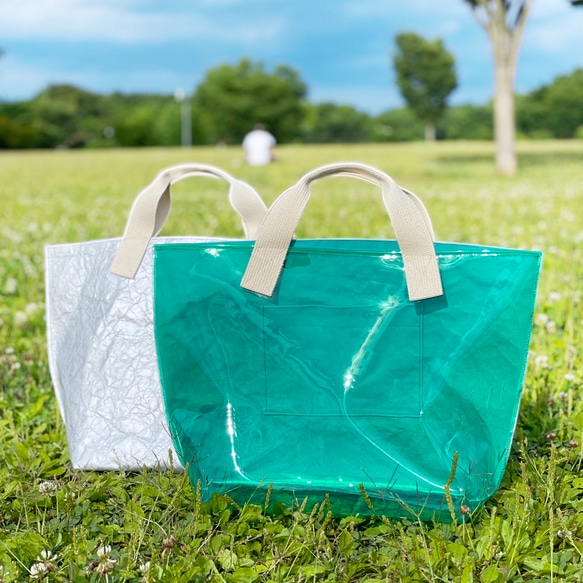 小物 basilic PVCクリア&特殊軽量素材]アシンメトリートート(シルバー×ターコイズ