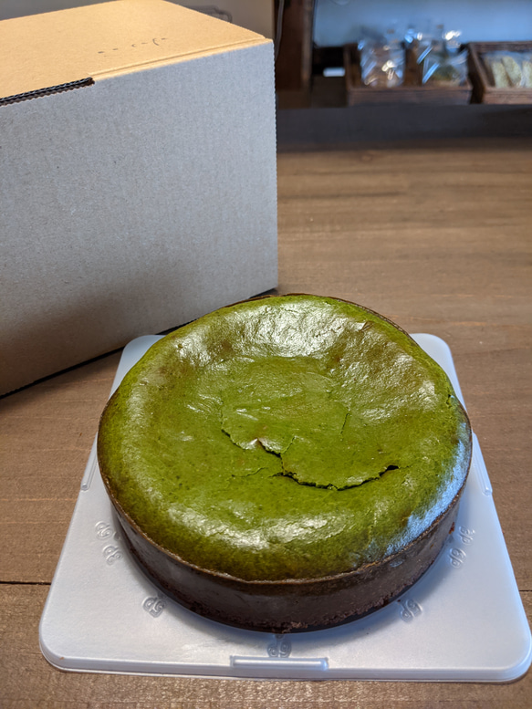 ミニサイズ・福岡八女星野抹茶のベイクドチーズケーキ 7枚目の画像